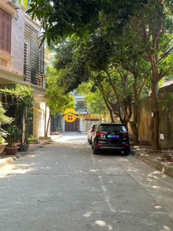 Bán nhà hoàng quốc việt, hai mặt ô tô, 70m2, 4 tầng, mt 6m, 13.8 tỷ