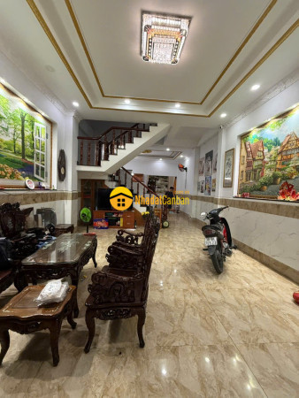 Nhà phố giá tốt 3 tầng kiên cố btct mặt tiền đường oto tránh nhau giá chỉ nhỉnh 5 tỷ.