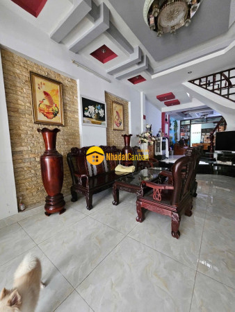 Hiếm mặt tiền nguyễn văn công 100m2 vuông a4 4 tầng chỉ 17 tỷ