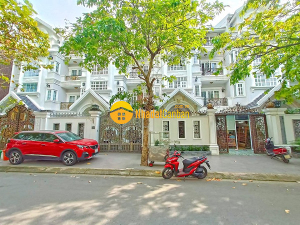 Siêu vip biệt thự 8x19m 3 lầu sân thượng.phú thuận. q7